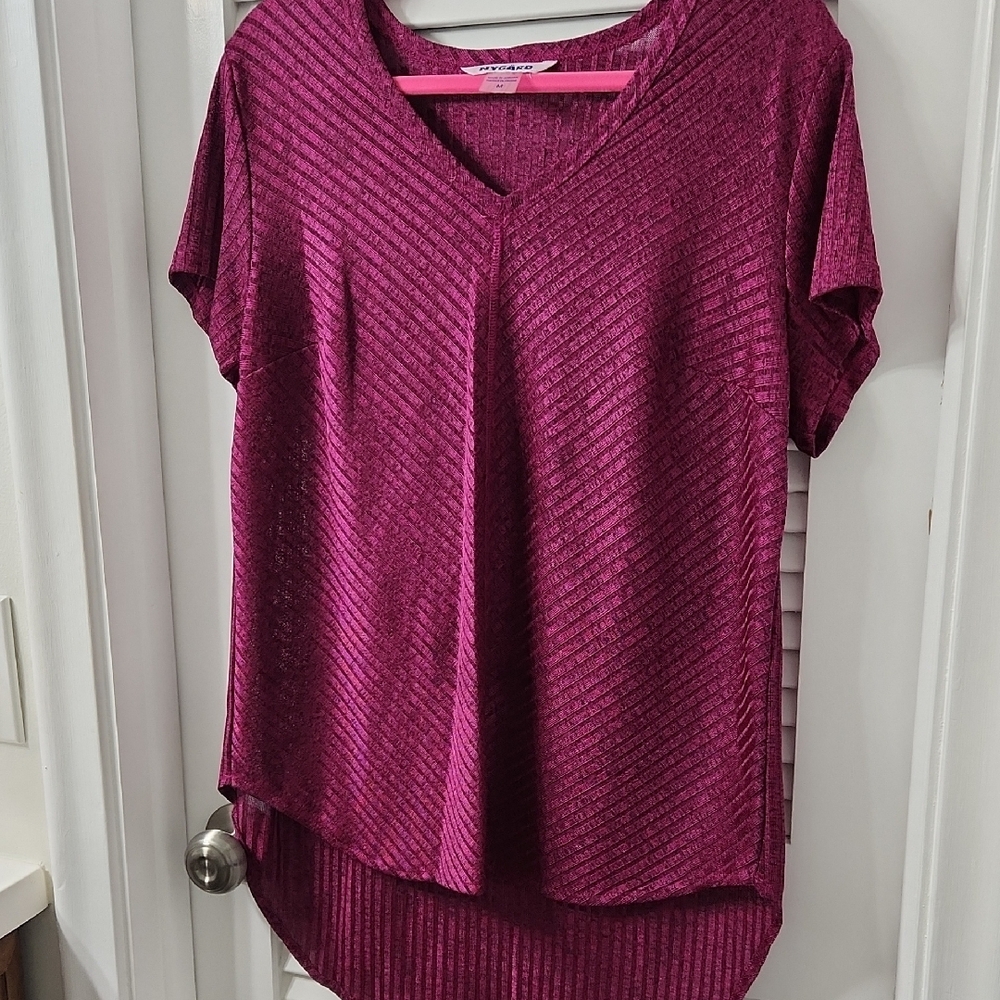 Chic V-Neck Short Sleeve Top in Vibrant Purple - Picture 2 of 8